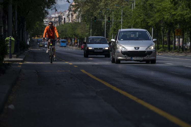 Koronavírus Ideiglenes Kerékpársávok Budapesten